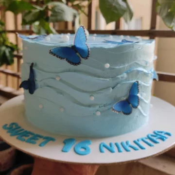 Vanilla buttercream cake