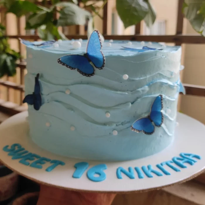 Vanilla buttercream cake